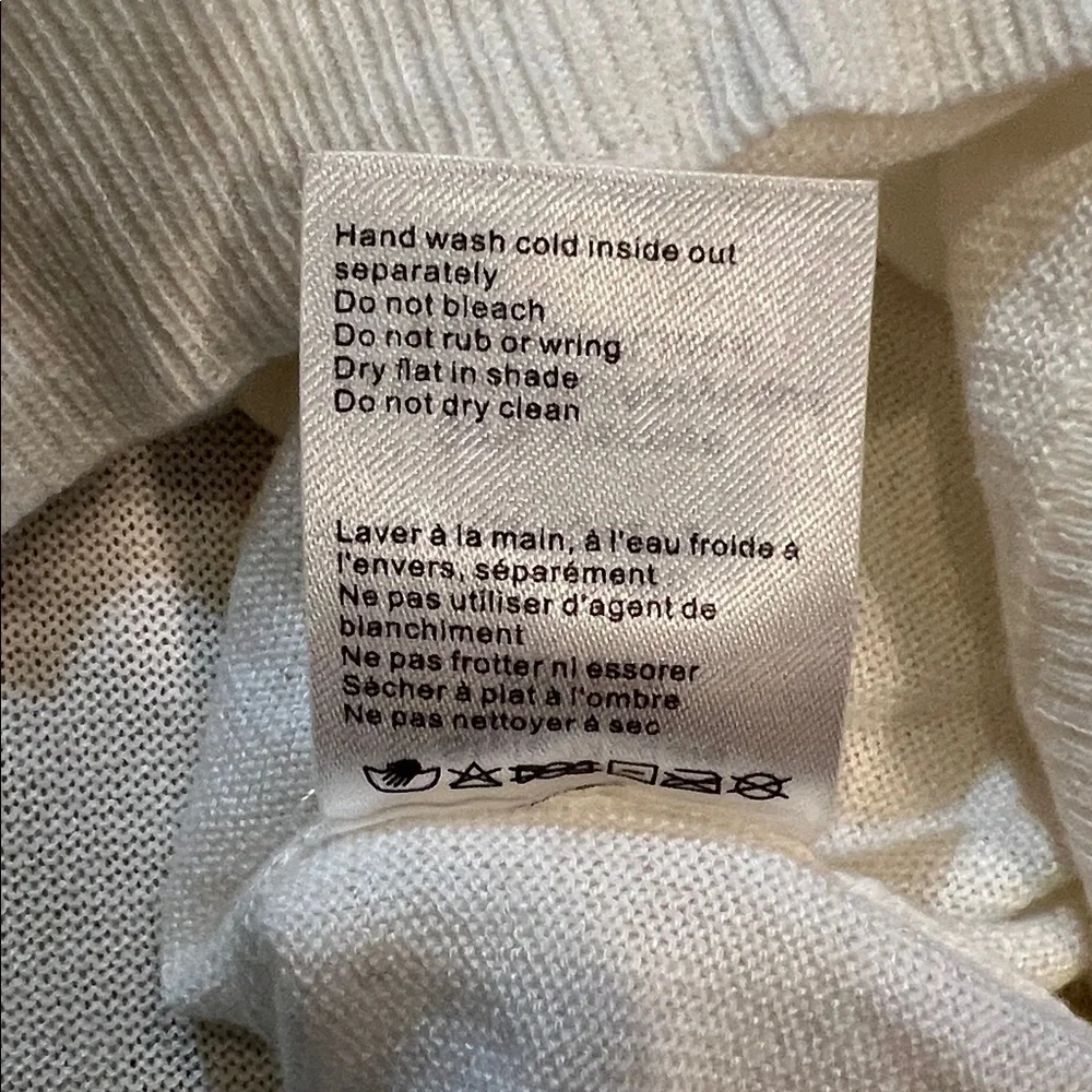 Gabby Isabella Wool Blend Light-Weight Heart Sweater. - Picture 8 of 8